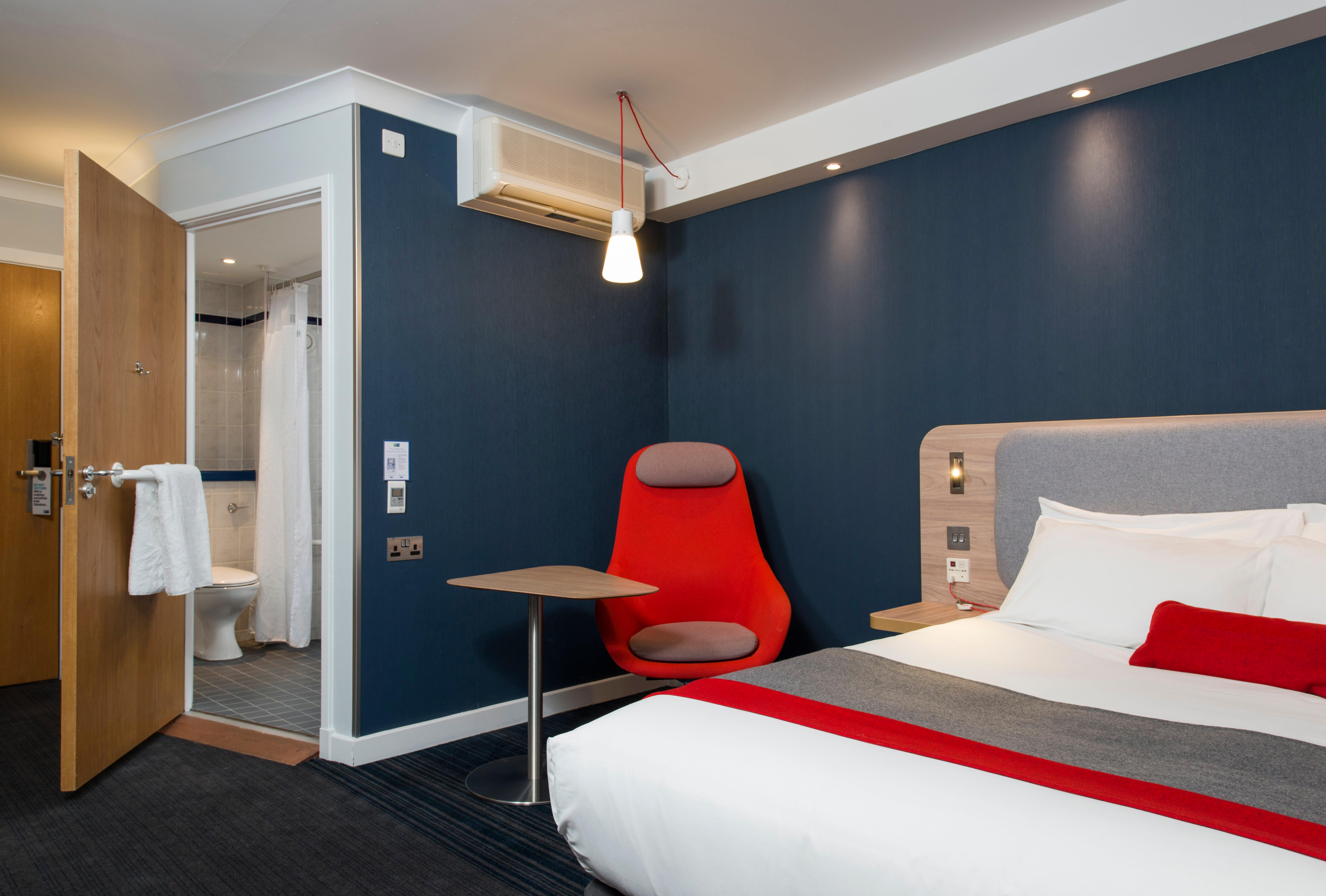 Holiday Inn Express Milton Keynes, An Ihg Hotel Екстер'єр фото