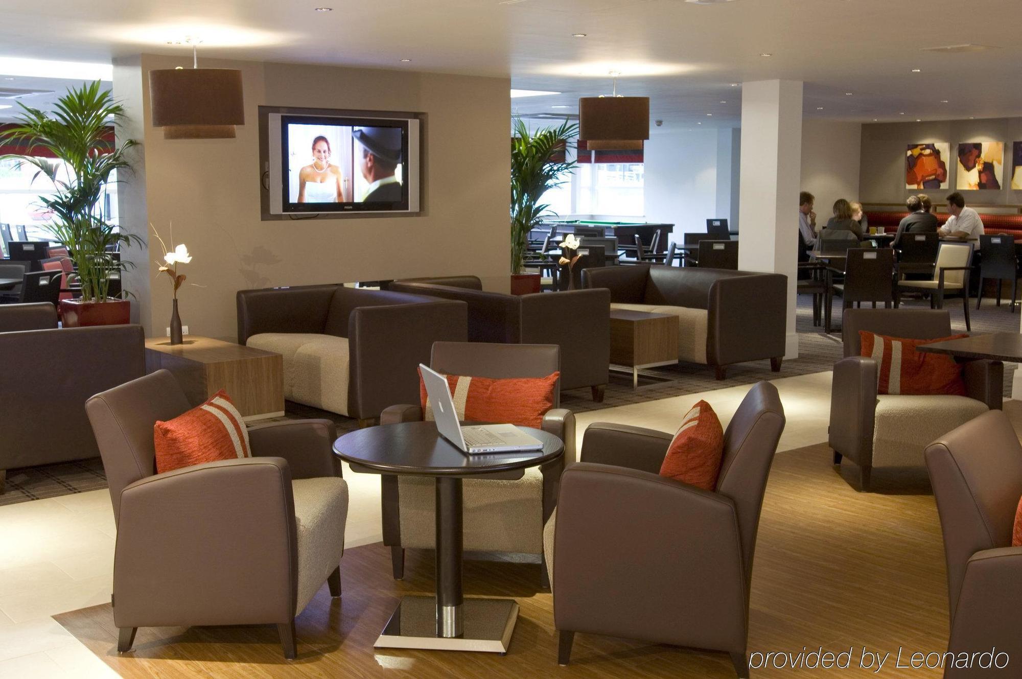 Holiday Inn Express Milton Keynes, An Ihg Hotel Екстер'єр фото