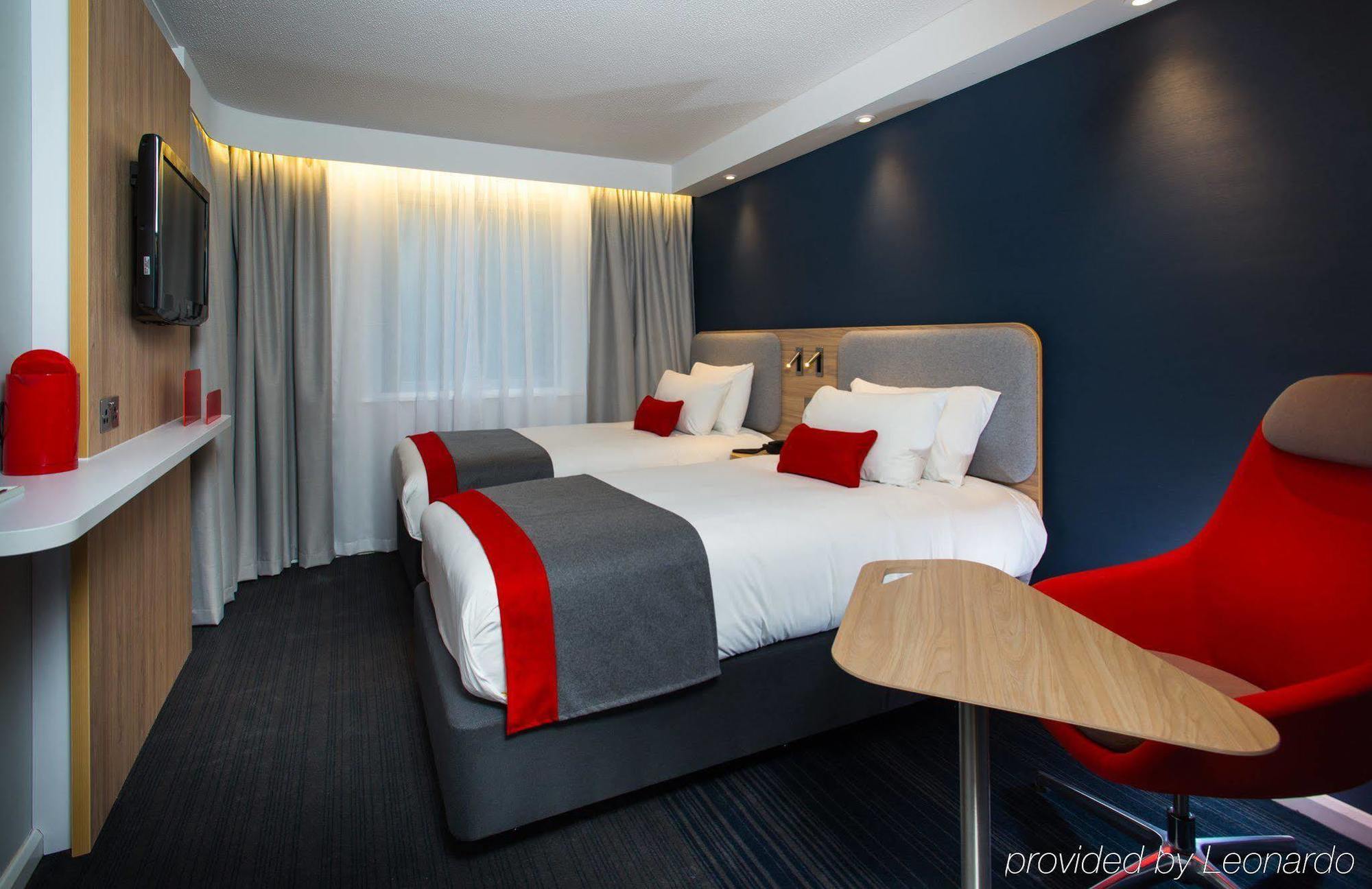 Holiday Inn Express Milton Keynes, An Ihg Hotel Екстер'єр фото