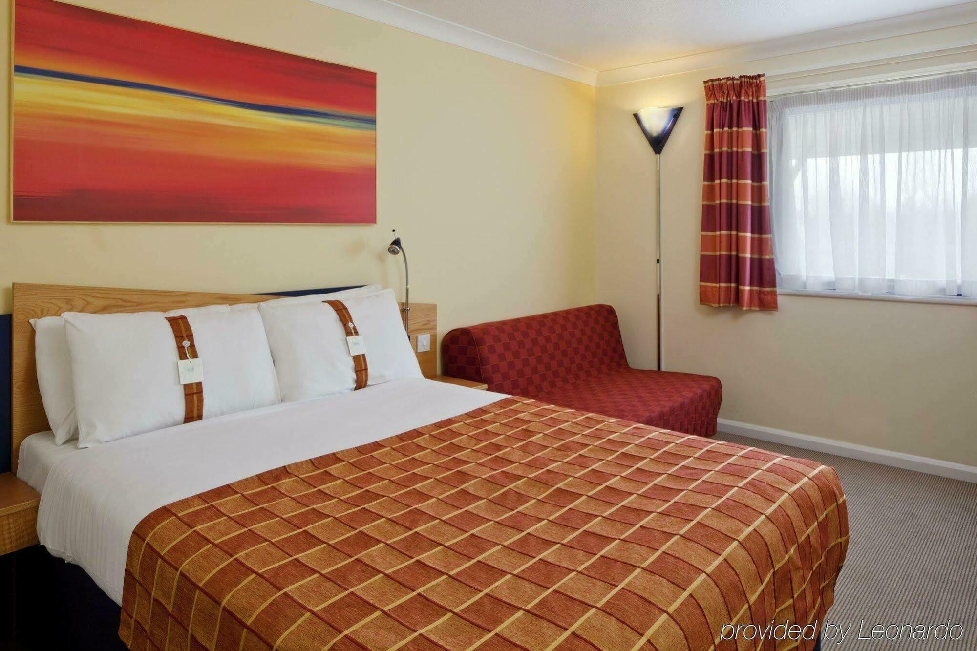 Holiday Inn Express Milton Keynes, An Ihg Hotel Екстер'єр фото